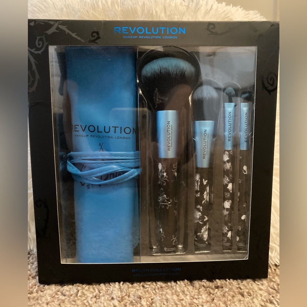 NWT Makeup Revolution Corpse Bride makeup brush set